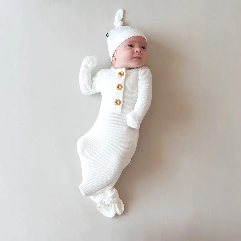 Kyte Baby - Ribbed Knotted Gown with Hat Set - Cloud