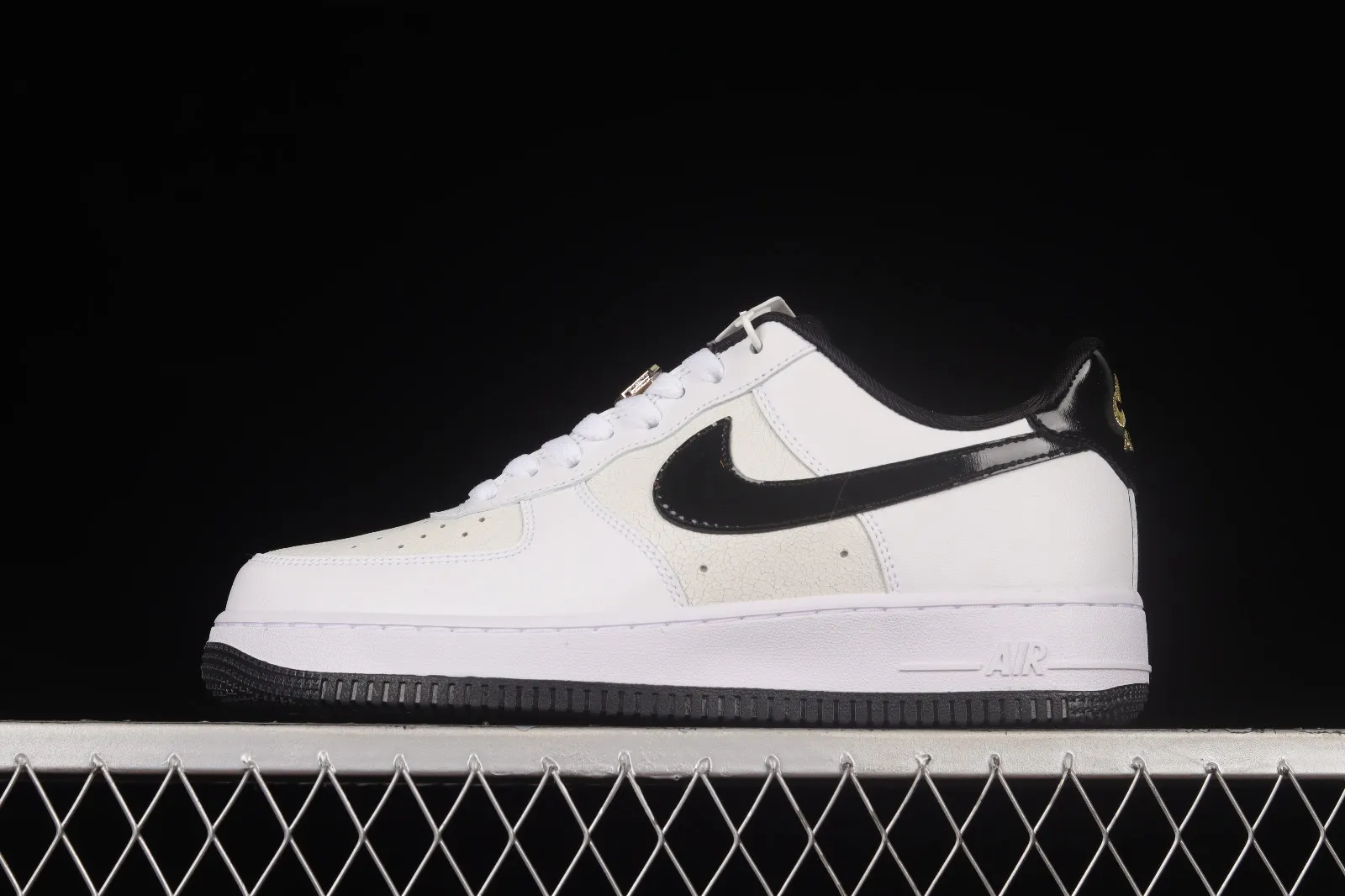 Nike Air Force 1 07 Low White Black Metallic Gold DQ0300-100